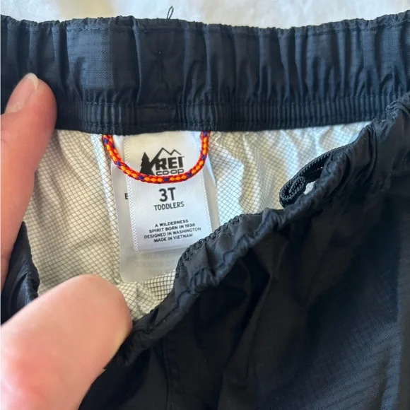 REI 3T Toddler Rain Pants - Picture 2 of 2